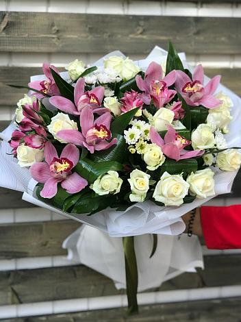 Букет цветов из: Розы и Хризантемы в Русаново