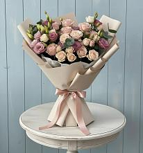 Букет цветов из:  Розы и Лизиантусы в Русаново