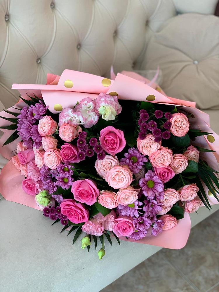 Букет цветов из: Хризантемы, Розы и Лизиантусы в Русаново