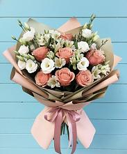 Букет цветов из:  Розы, Альстромерии и Лизиантусы в Русаново