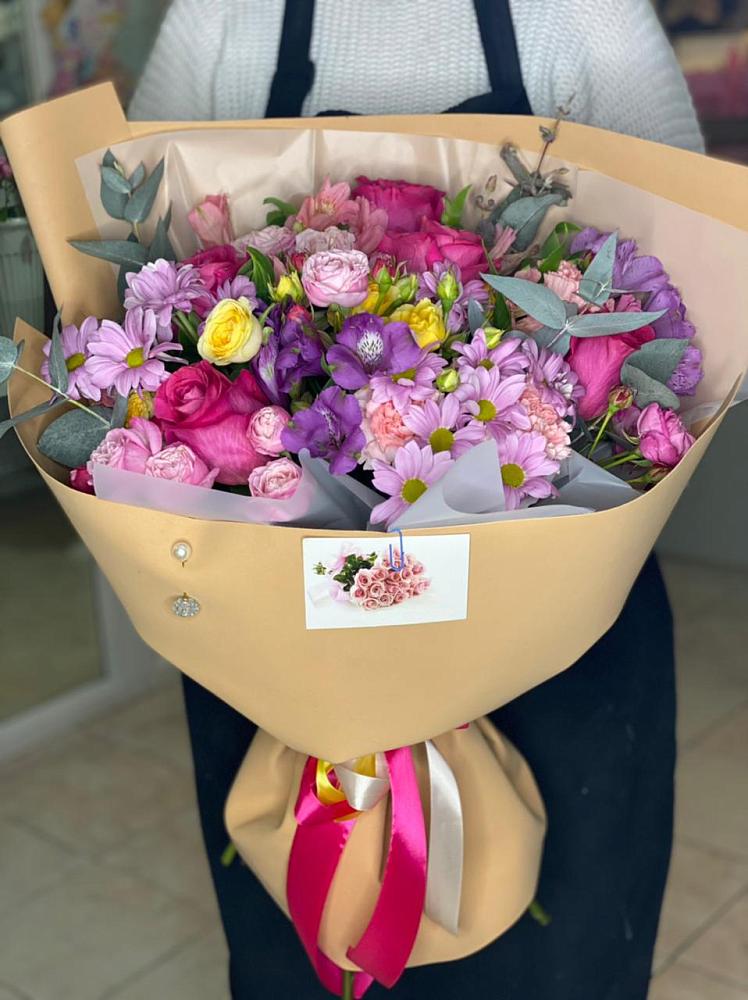 Букет цветов из: Хризантемы, Гвоздики и Альстромерии в Русаново