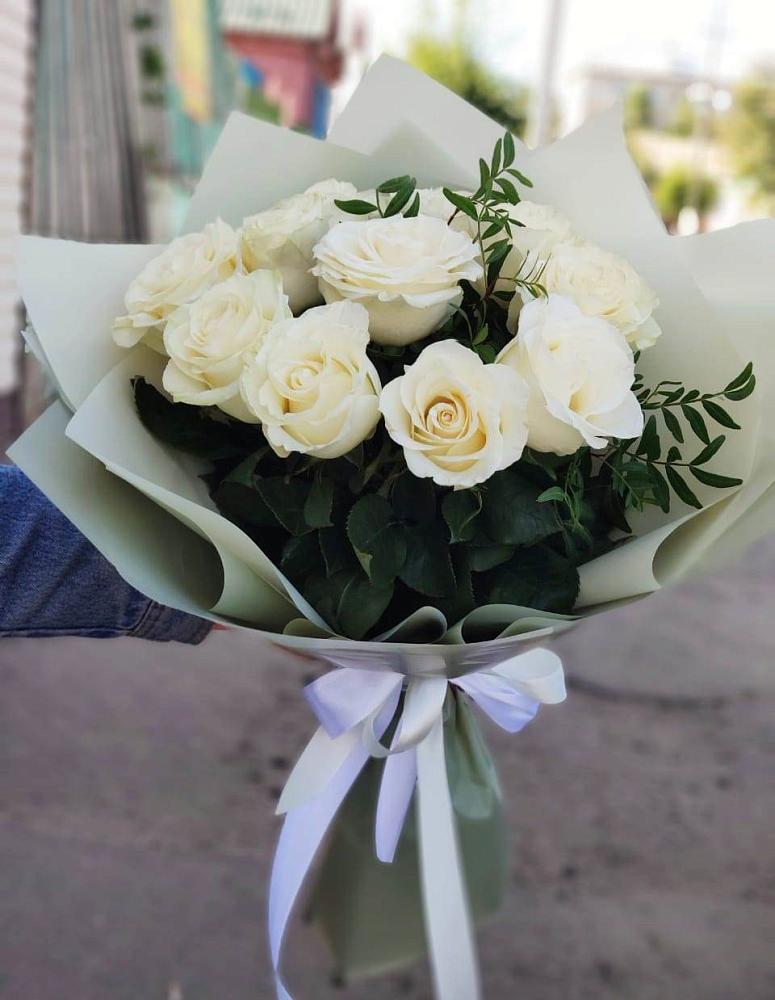 Букет Белые розы Проуд в Русаново
