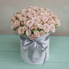 Цветочная композиция из Розы в шляпной коробке в Русаново