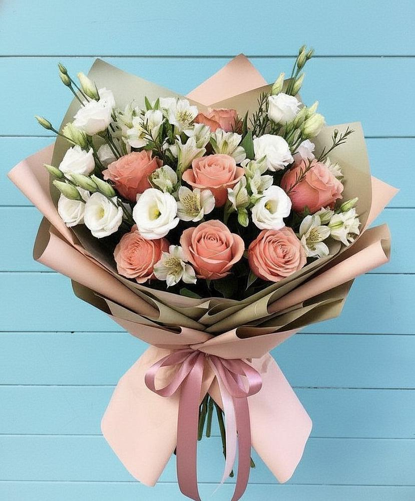 Букет цветов из: Розы, Альстромерии и Лизиантусы в Русаново