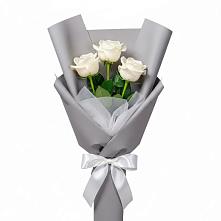 Букет 3 белые розы в Русаново