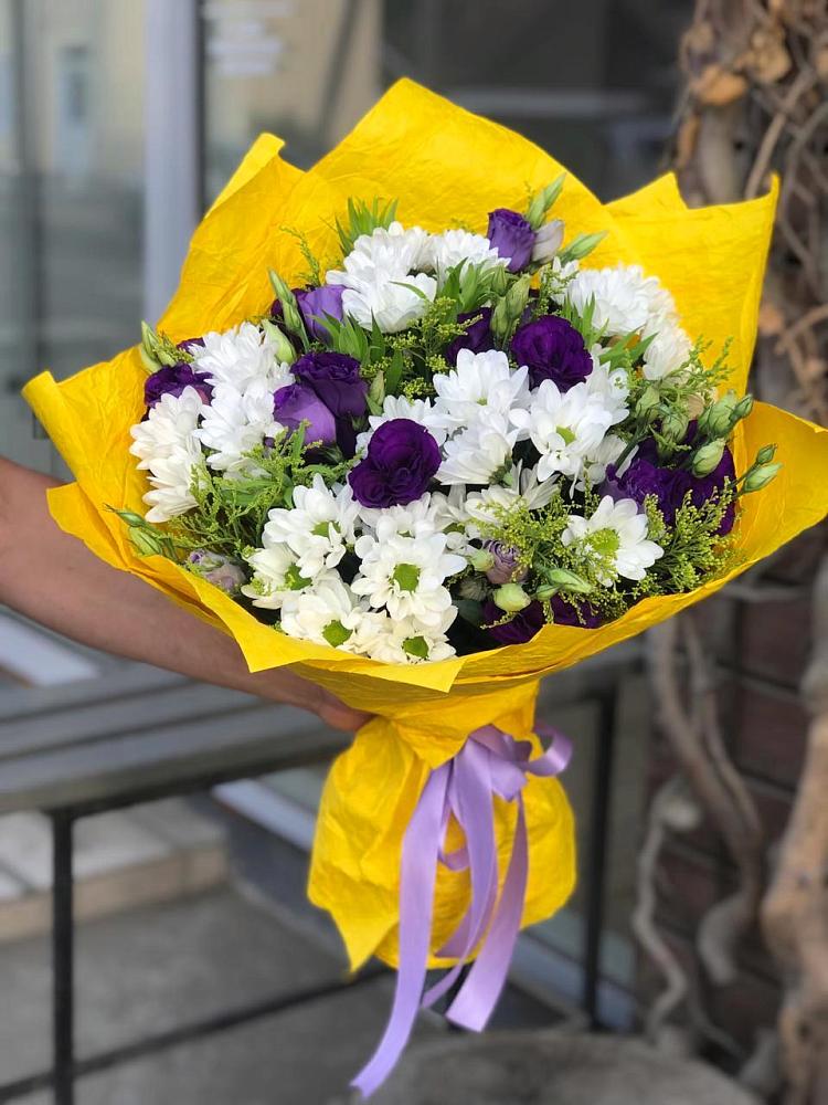 Букет цветов из: Ирисы, Хризантемы и Ромашки в Русаново