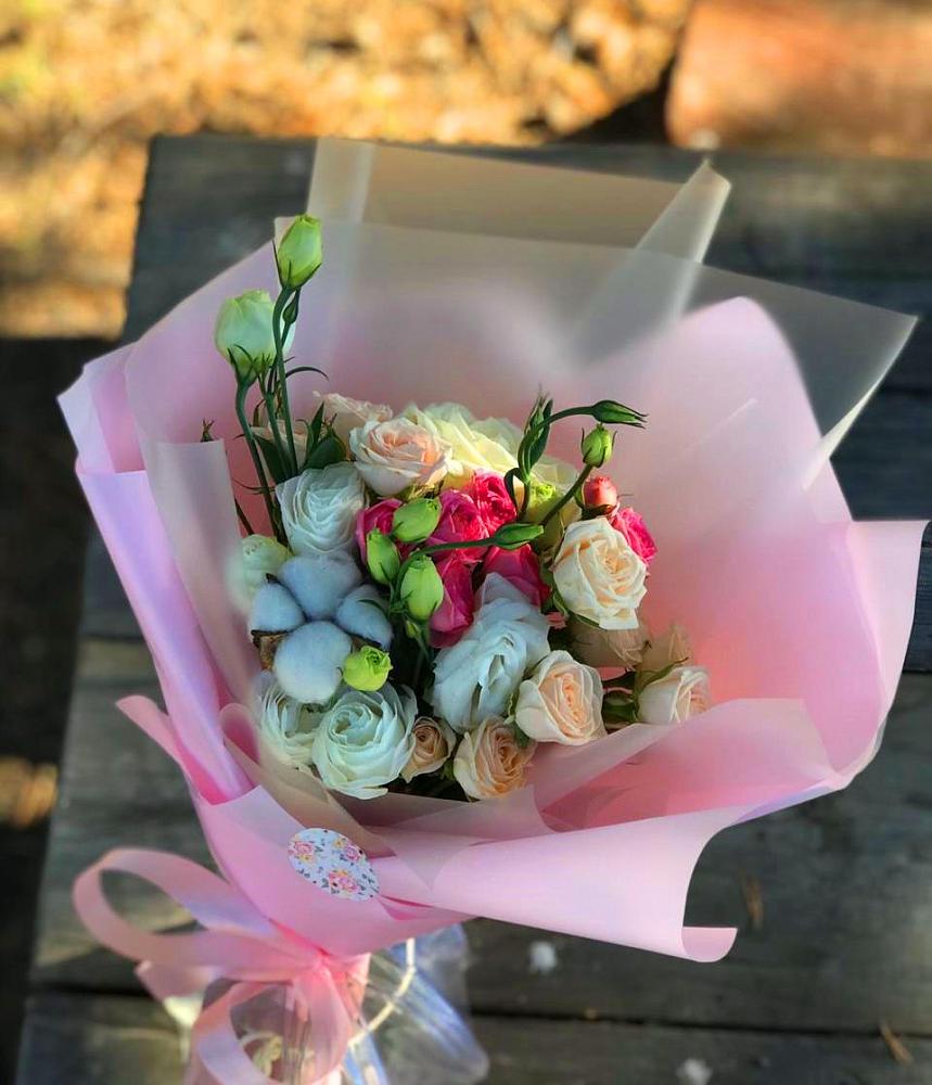 Букет цветов из: Розы и Лизиантусы в Русаново