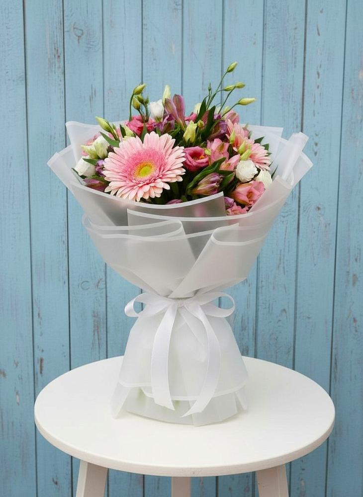 Букет цветов из: Герберы, Альстромерии и Лизиантусы в Русаново