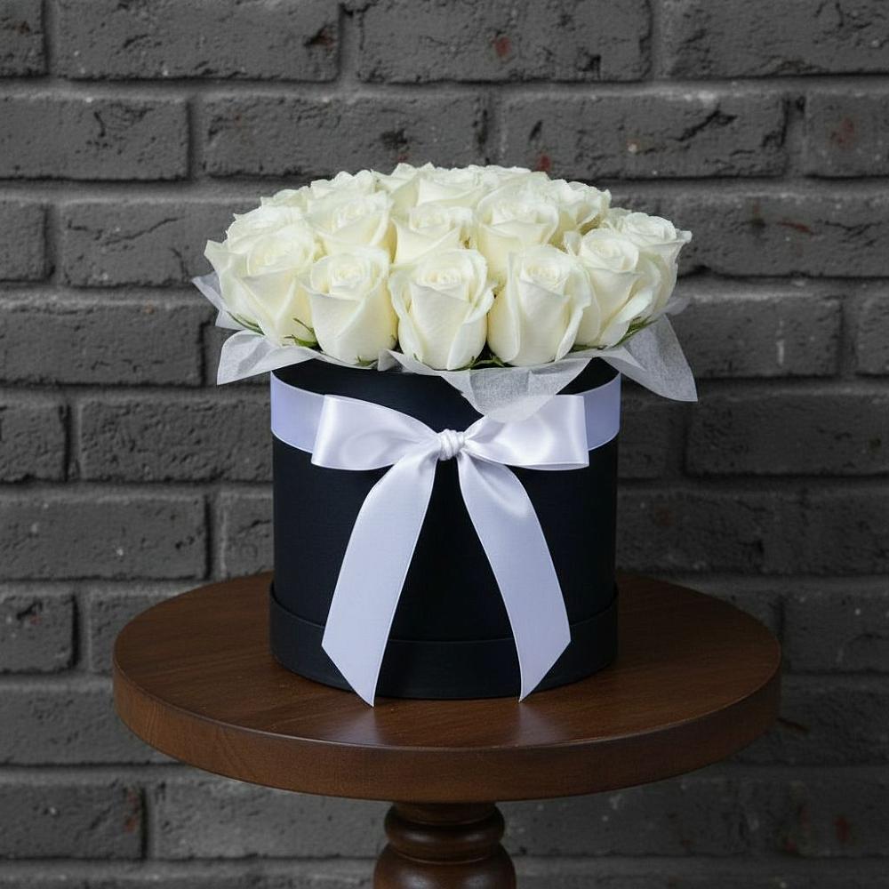 Цветочная композиция из Розы в шляпной коробке в Русаново