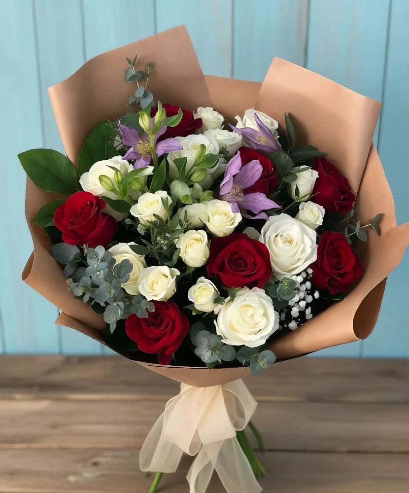 Букет цветов из: Розы и Альстромерии в Русаново