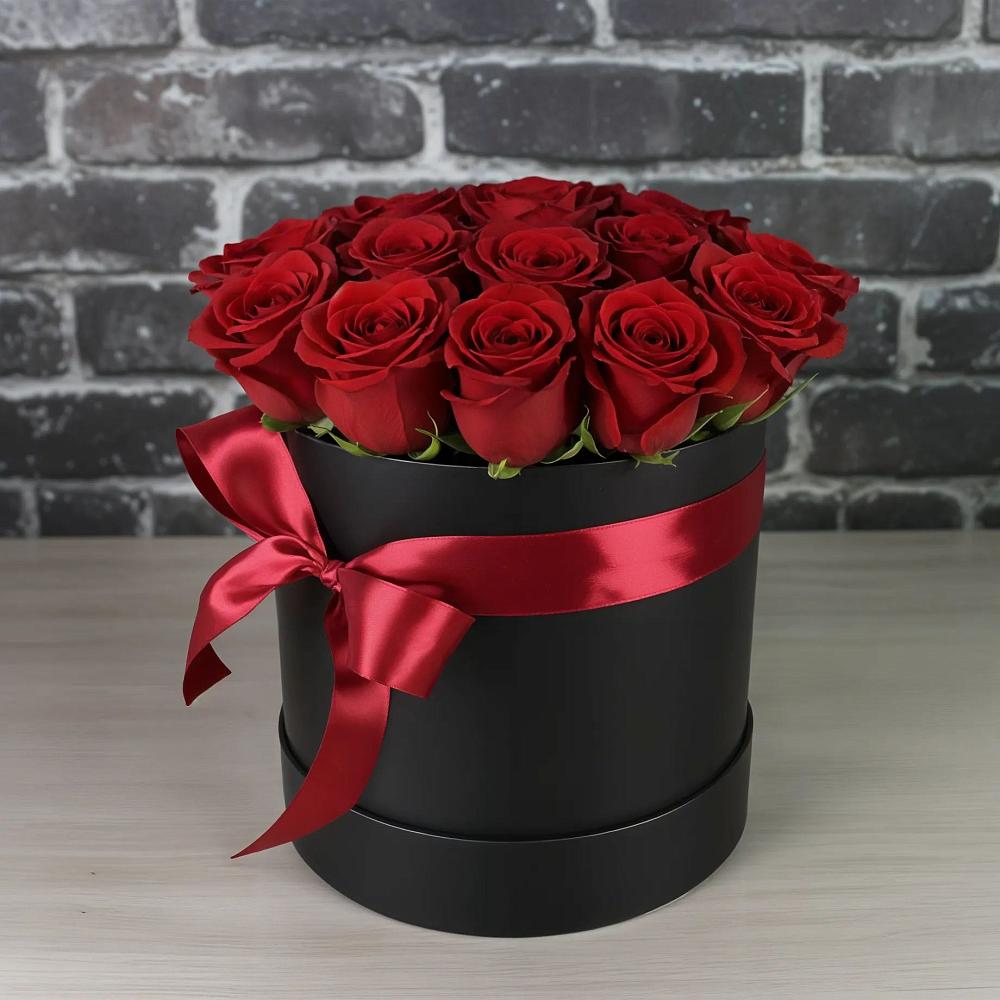 Цветочная композиция из Розы в шляпной коробке в Русаново