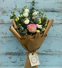 Букет цветов из:  Розы и Лизиантусы в Русаново