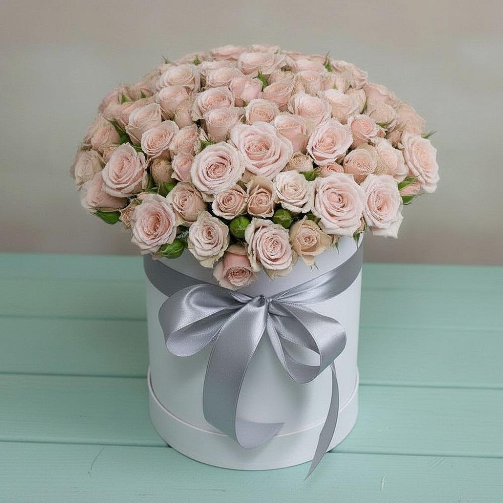 Цветочная композиция из Розы в шляпной коробке в Русаново